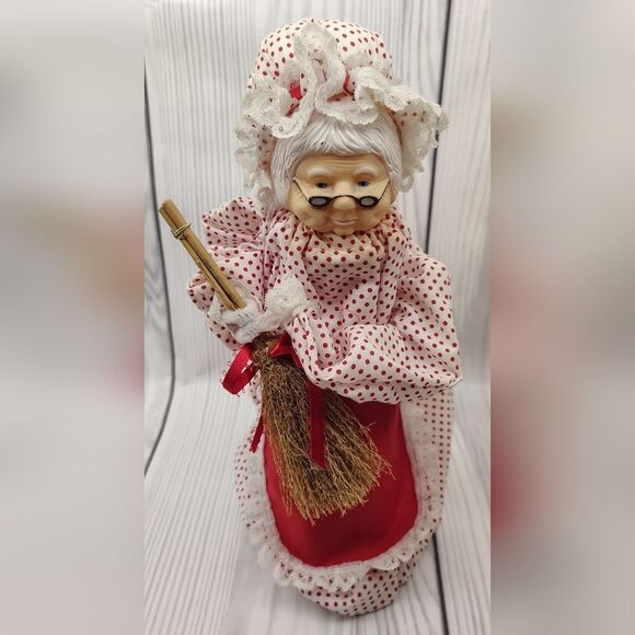 FREE w/ Purchase Vintage Handmade  Grandma Dolls - Picture 8 of 16